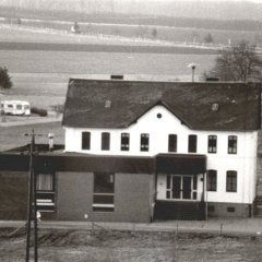 Gemeindehaus ca.1985,
nach der Fertigstellung der Erweiterung-Baumaßnahme